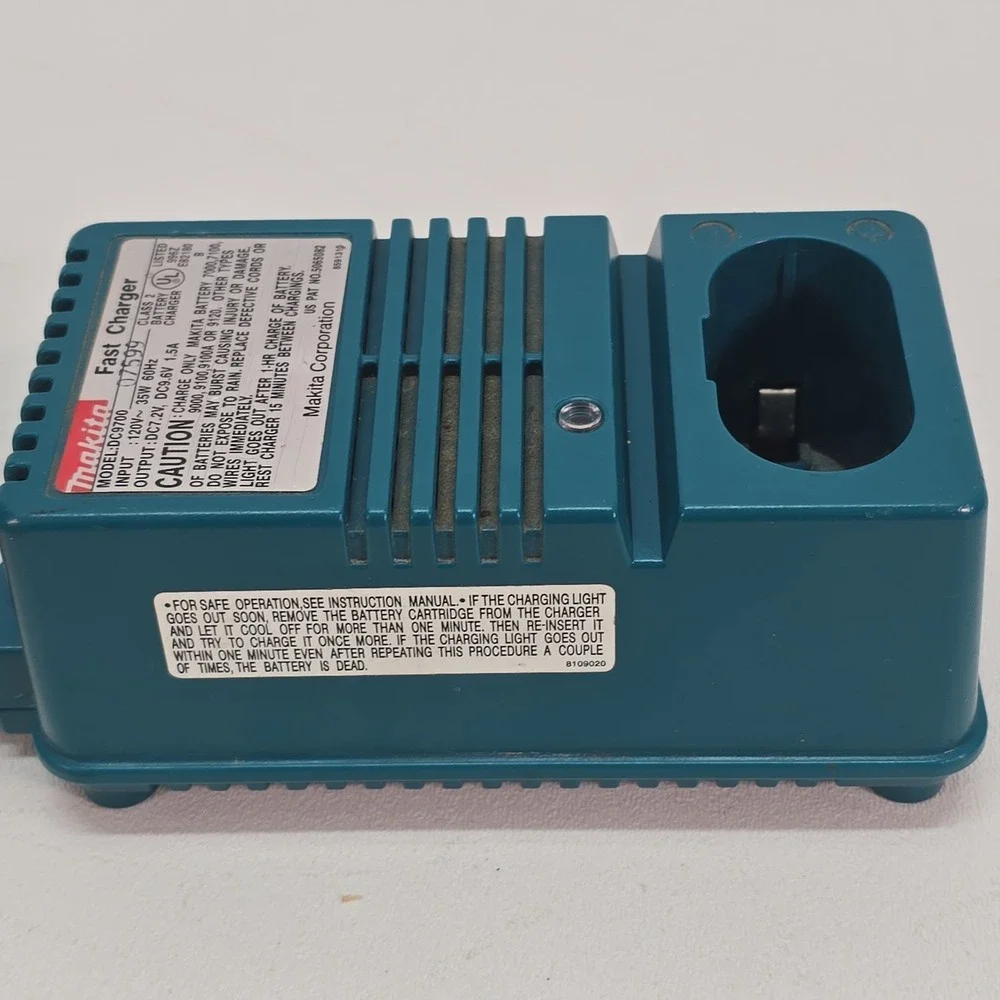 Makita Fast Charger DC9700 7.2V and 9.6V Fast Charger OEM Clean and Tested